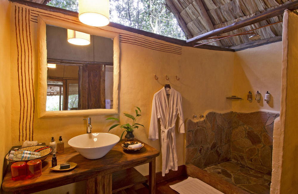 Sanctuary Gorilla Forest Camp Hotel Ntungamo  Esterno foto